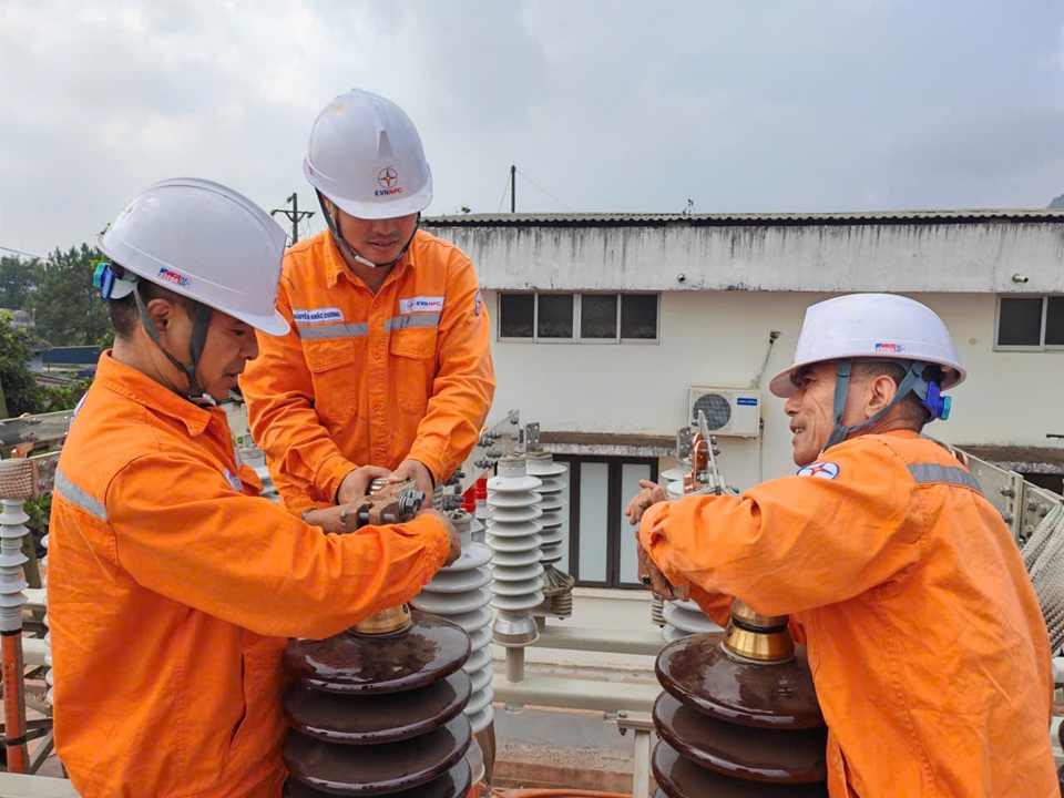 Xí nghiệp lưới điện cao thế Sơn La: Nâng công suất MBA T1, T2 tại Trạm biến áp 110kV Mộc Châu